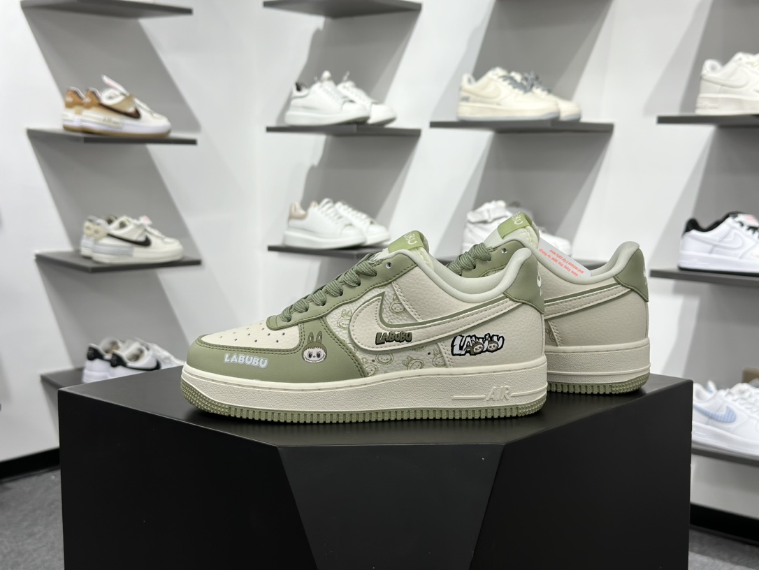 LaBuBu x Nike Air Force 1 Low 拉布布 x 耐克 空军一号 低帮 休闲运动板鞋 DX0188-093-莆田鞋,莆田鞋货源,高仿鞋,高仿鞋货源,安福档口,莆田高仿鞋,莆田鞋批发,高仿鞋批发,莆田高仿运动鞋,高仿运动鞋,莆田运动鞋 LaBuBu x Nike Air Force 1 Low 拉布布 x 耐克 空军一号 低帮 休闲运动板鞋 DX0188-093