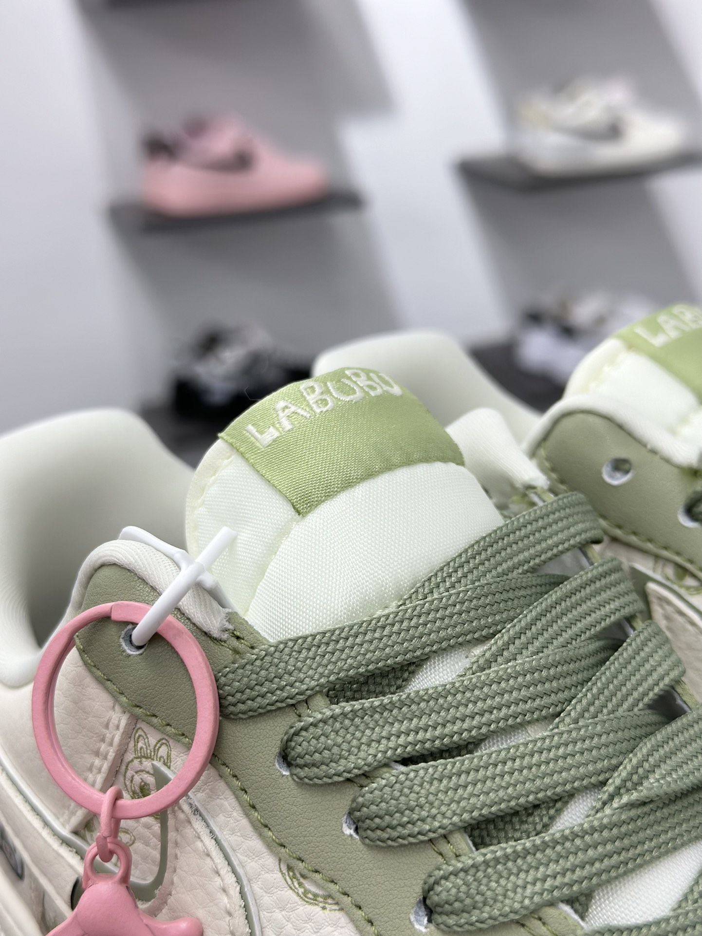 LaBuBu x Nike Air Force 1 Low 拉布布 x 耐克 空军一号 低帮 休闲运动板鞋 DX0188-093-莆田鞋,莆田鞋货源,高仿鞋,高仿鞋货源,安福档口,莆田高仿鞋,莆田鞋批发,高仿鞋批发,莆田高仿运动鞋,高仿运动鞋,莆田运动鞋 LaBuBu x Nike Air Force 1 Low 拉布布 x 耐克 空军一号 低帮 休闲运动板鞋 DX0188-093