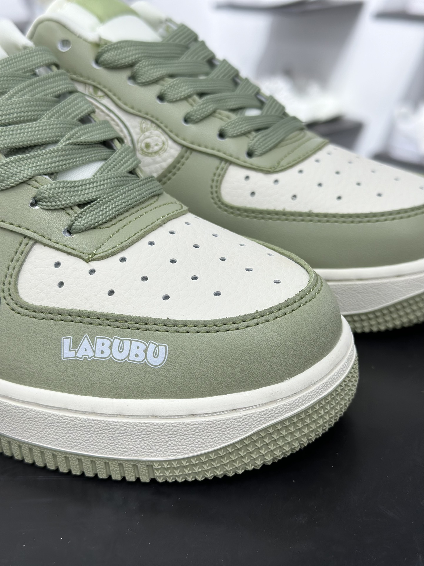 LaBuBu x Nike Air Force 1 Low 拉布布 x 耐克 空军一号 低帮 休闲运动板鞋 DX0188-093-莆田鞋,莆田鞋货源,高仿鞋,高仿鞋货源,安福档口,莆田高仿鞋,莆田鞋批发,高仿鞋批发,莆田高仿运动鞋,高仿运动鞋,莆田运动鞋 LaBuBu x Nike Air Force 1 Low 拉布布 x 耐克 空军一号 低帮 休闲运动板鞋 DX0188-093