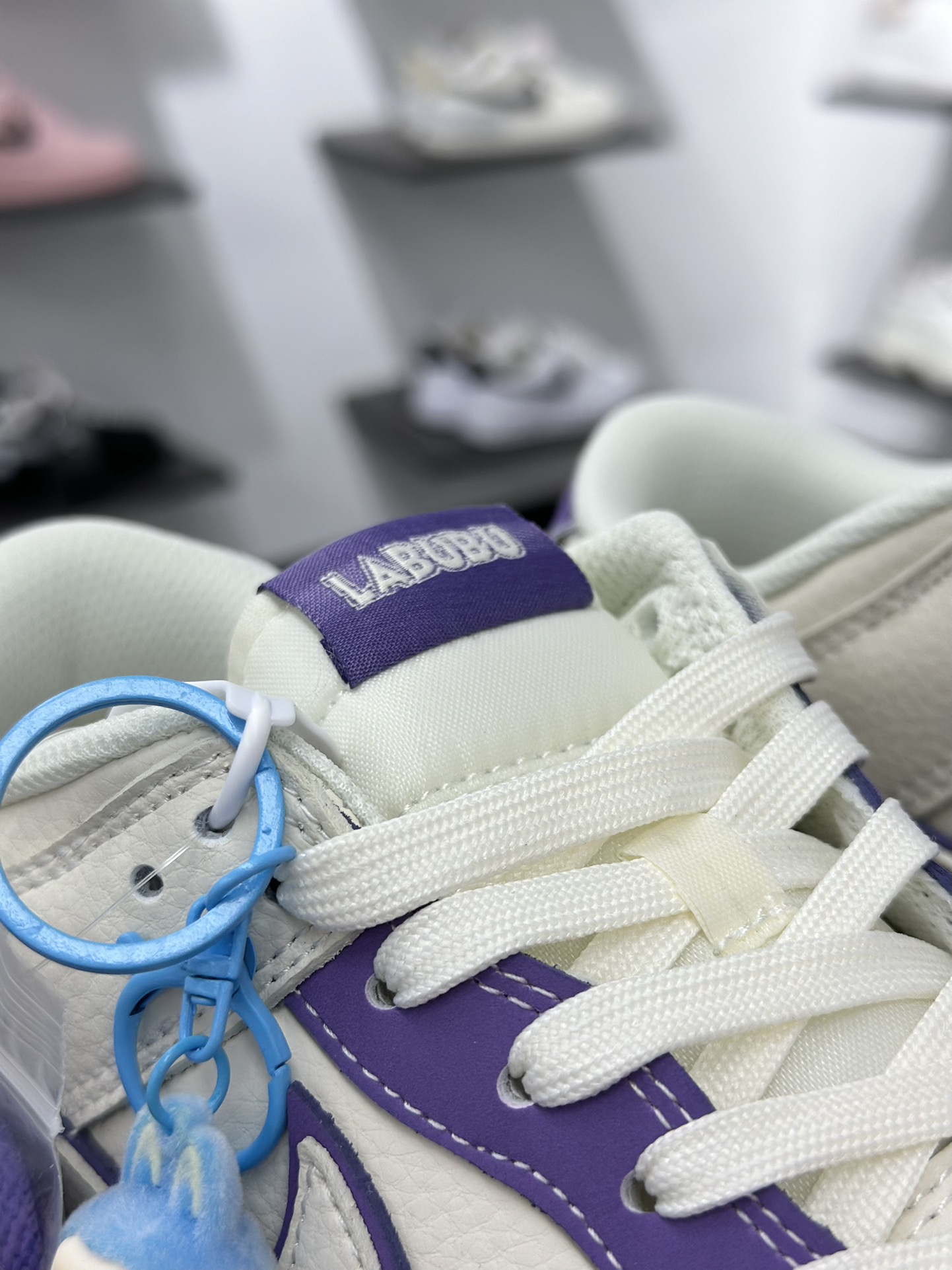 NIKE SB Dunk Low RETRO x LABUBU DS6608-007-莆田鞋,莆田鞋货源,高仿鞋,高仿鞋货源,安福档口,莆田高仿鞋,莆田鞋批发,高仿鞋批发,莆田高仿运动鞋,高仿运动鞋,莆田运动鞋 NIKE SB Dunk Low RETRO x LABUBU DS6608-007