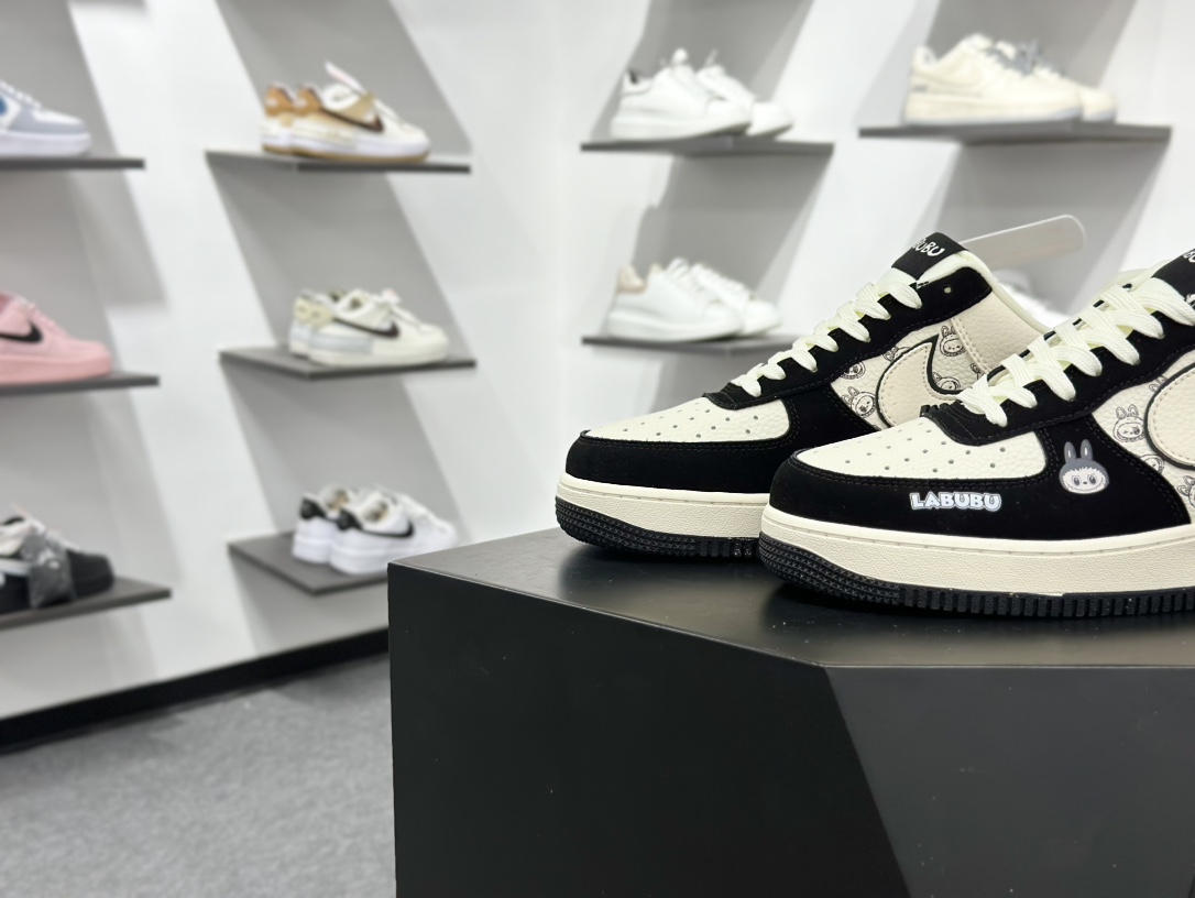 LaBuBu x Nike Air Force 1 Low 拉布布 x 耐克 空军一号 低帮 休闲运动板鞋  DX0188-092