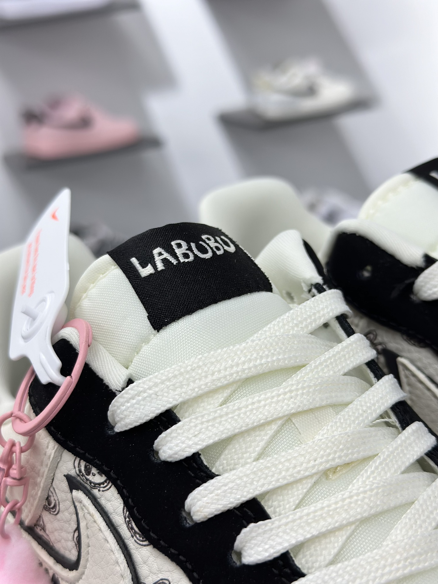 LaBuBu x Nike Air Force 1 Low 拉布布 x 耐克 空军一号 低帮 休闲运动板鞋  DX0188-092