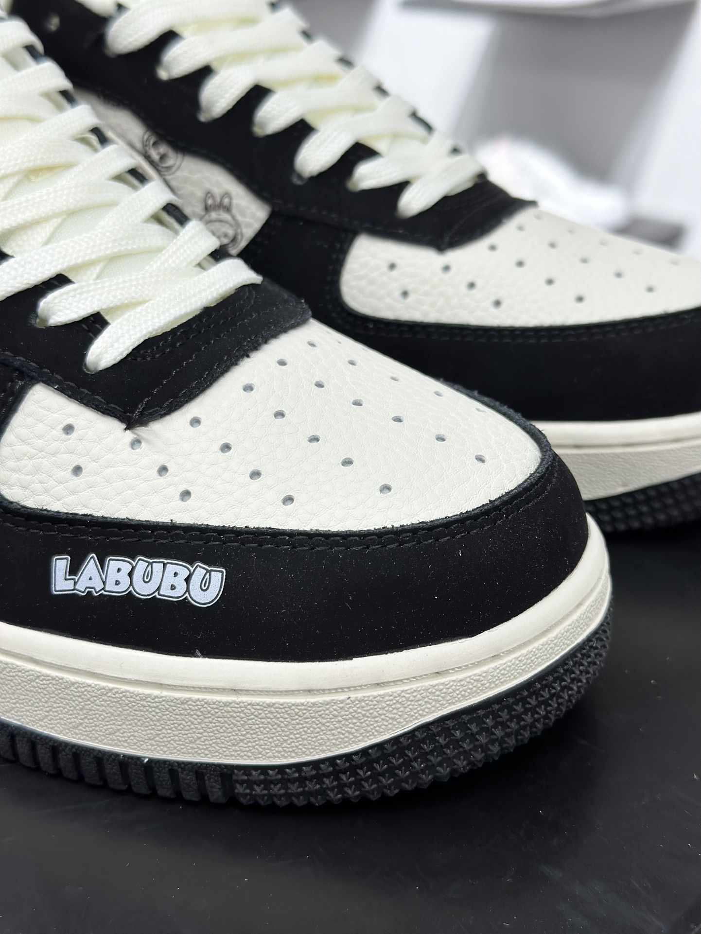 LaBuBu x Nike Air Force 1 Low 拉布布 x 耐克 空军一号 低帮 休闲运动板鞋  DX0188-092