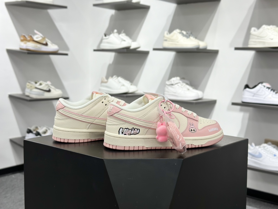 NIKE SB Dunk Low RETRO x LABUBU  DS6608-009