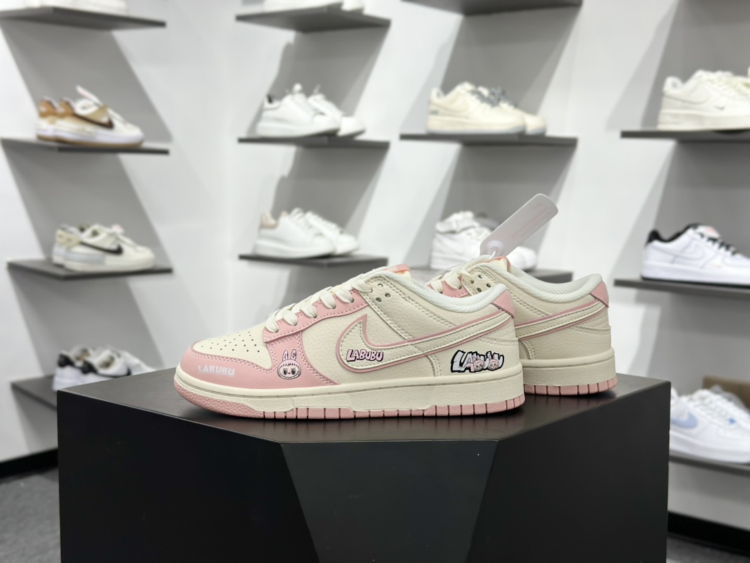 NIKE SB Dunk Low RETRO x LABUBU  DS6608-009