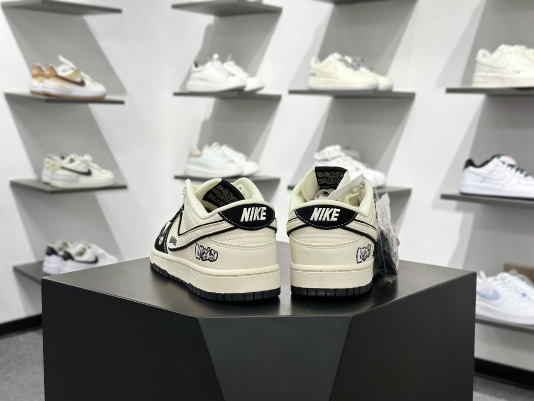 NIKE SB Dunk Low RETRO x LABUBU DS6608-010