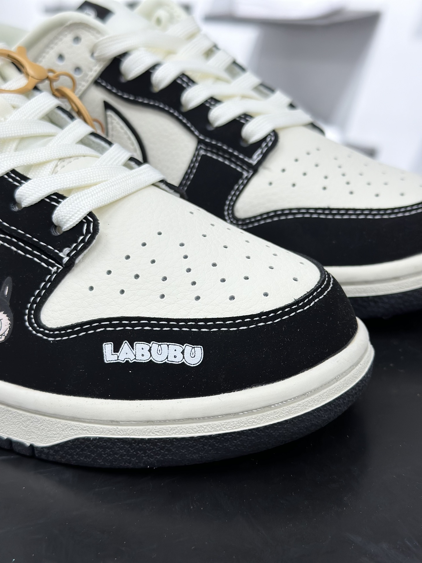 NIKE SB Dunk Low RETRO x LABUBU DS6608-010