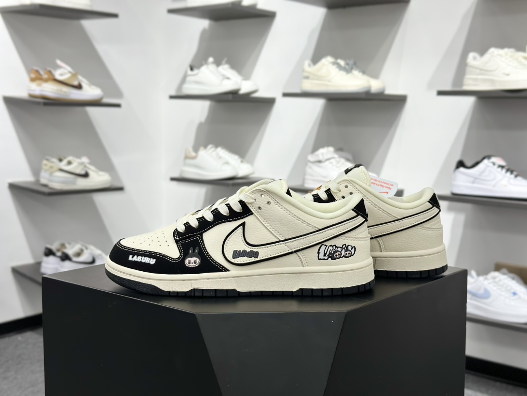 NIKE SB Dunk Low RETRO x LABUBU DS6608-010