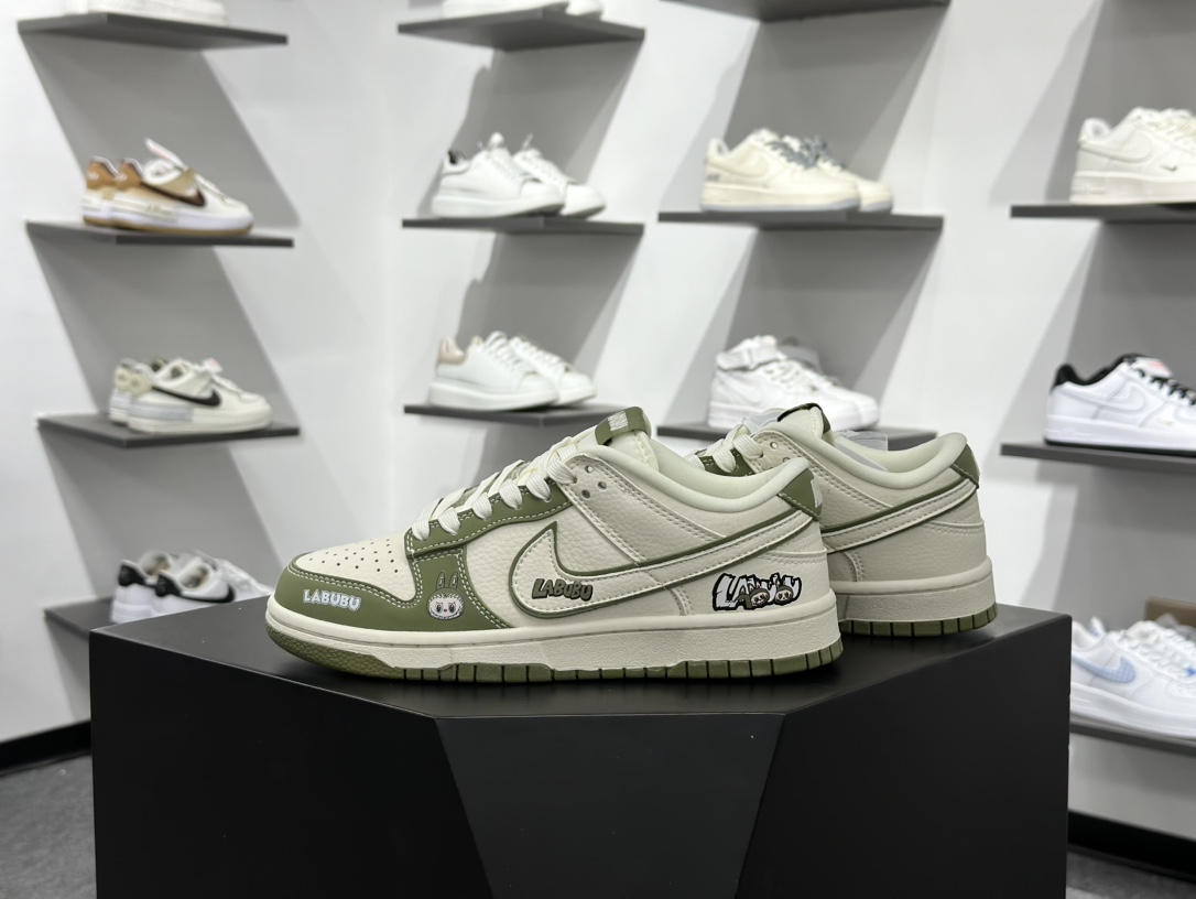 NIKE SB Dunk Low RETRO x LABUBU  DS6608-008
