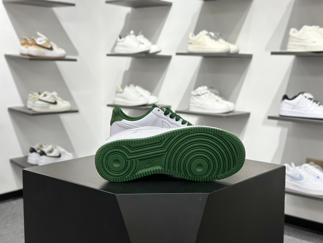 Nike Air Force 1 Low 白黑金 IB6543-102-莆田鞋,莆田鞋货源,高仿鞋,高仿鞋货源,安福档口,莆田高仿鞋,莆田鞋批发,高仿鞋批发,莆田高仿运动鞋,高仿运动鞋,莆田运动鞋 Nike Air Force 1 Low 白黑金 IB6543-102