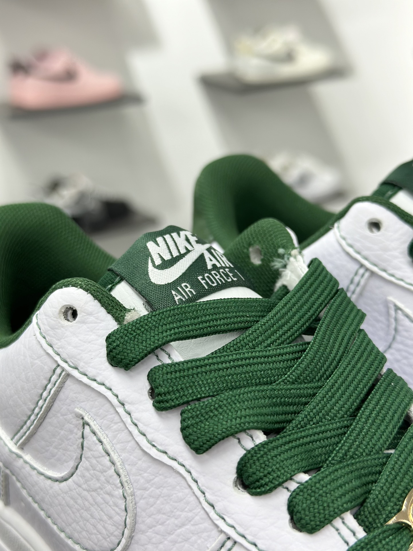 Nike Air Force 1 Low 白黑金 IB6543-102-莆田鞋,莆田鞋货源,高仿鞋,高仿鞋货源,安福档口,莆田高仿鞋,莆田鞋批发,高仿鞋批发,莆田高仿运动鞋,高仿运动鞋,莆田运动鞋 Nike Air Force 1 Low 白黑金 IB6543-102