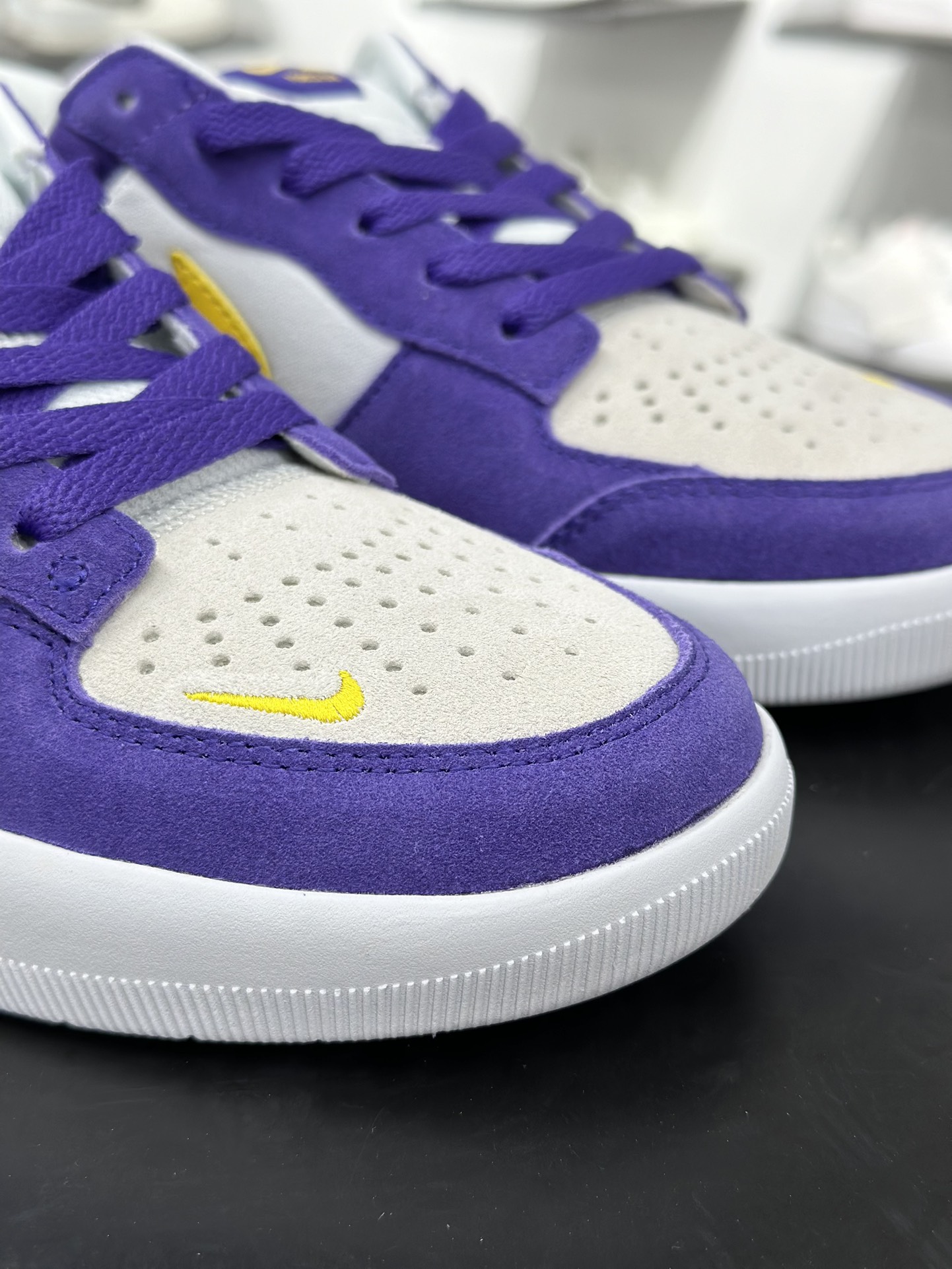 160 耐克Nike SB Force 58 硫化杯底 传统篮球风格 DV5477-500