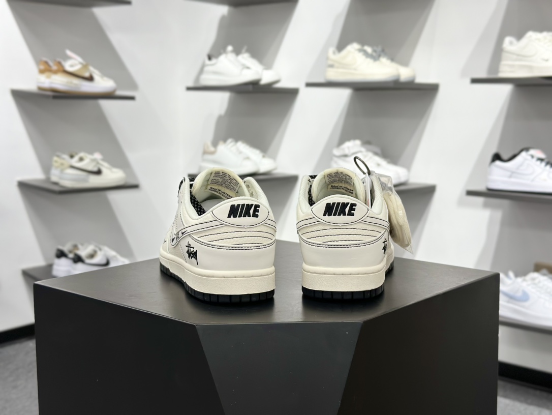 Nike SB Dunk Low x Supreme 白黑小勾满天星 HH7518-098-莆田鞋,莆田鞋货源,高仿鞋,高仿鞋货源,安福档口,莆田高仿鞋,莆田鞋批发,高仿鞋批发,莆田高仿运动鞋,高仿运动鞋,莆田运动鞋 Nike SB Dunk Low x Supreme 白黑小勾满天星 HH7518-098