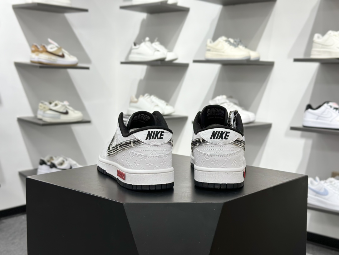 Nike SB Dunk Low “路易威登LV联名---纯白lv印花” 高端定制 低帮休闲板鞋 DS6608-002-莆田鞋,莆田鞋货源,高仿鞋,高仿鞋货源,安福档口,莆田高仿鞋,莆田鞋批发,高仿鞋批发,莆田高仿运动鞋,高仿运动鞋,莆田运动鞋 Nike SB Dunk Low “路易威登LV联名---纯白lv印花” 高端定制 低帮休闲板鞋 DS6608-002