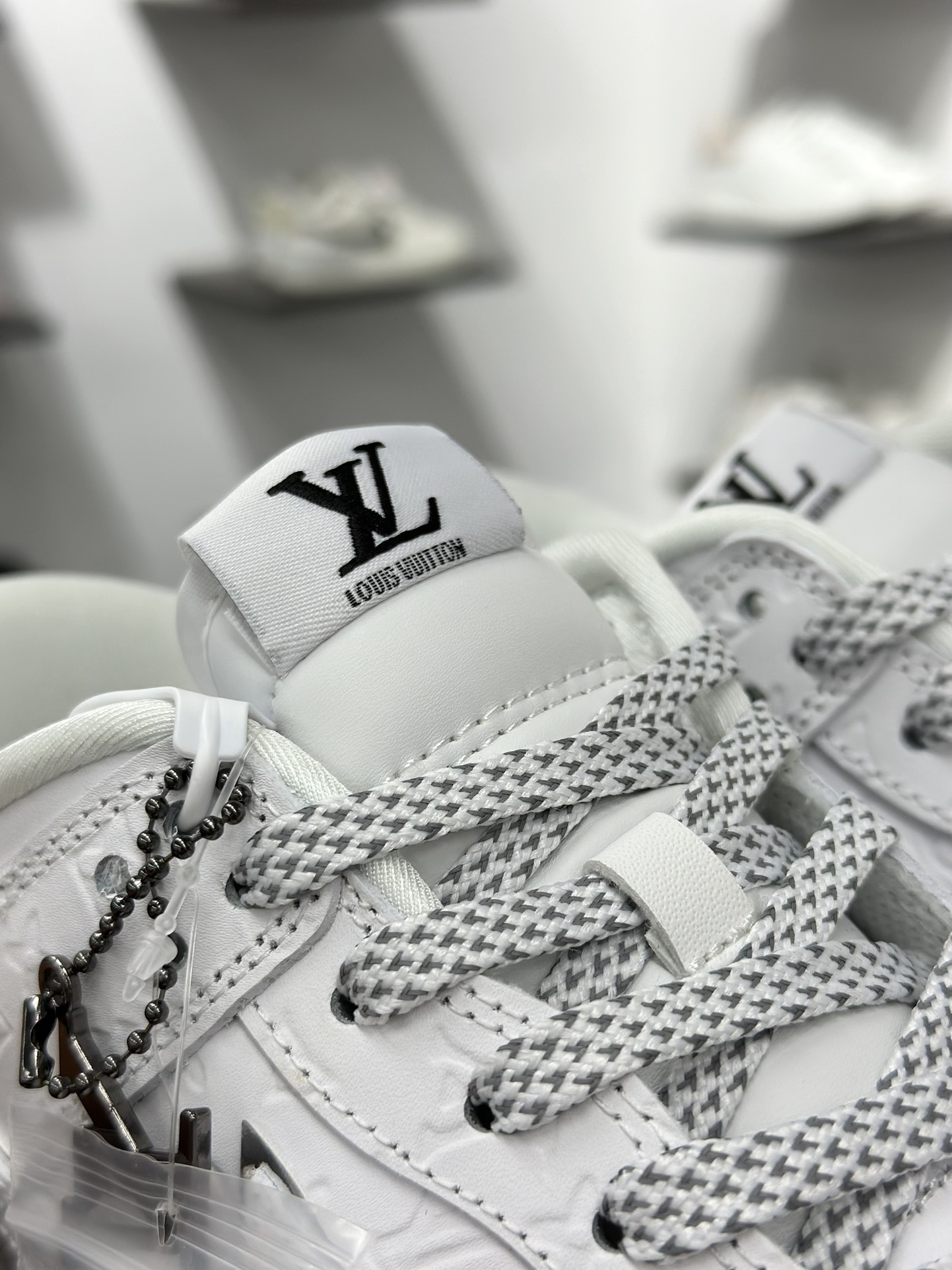 NIKE SB Dunk Low RETRO x Louis Vuitton 白黑牛仔满印 DS6608-001-莆田鞋,莆田鞋货源,高仿鞋,高仿鞋货源,安福档口,莆田高仿鞋,莆田鞋批发,高仿鞋批发,莆田高仿运动鞋,高仿运动鞋,莆田运动鞋 NIKE SB Dunk Low RETRO x Louis Vuitton 白黑牛仔满印 DS6608-001