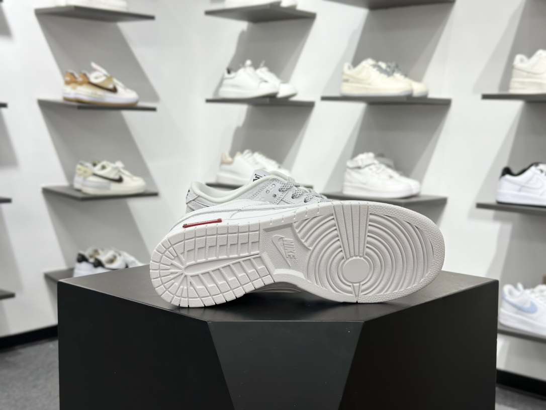 NIKE SB Dunk Low RETRO x Louis Vuitton 白黑牛仔满印 DS6608-001-莆田鞋,莆田鞋货源,高仿鞋,高仿鞋货源,安福档口,莆田高仿鞋,莆田鞋批发,高仿鞋批发,莆田高仿运动鞋,高仿运动鞋,莆田运动鞋 NIKE SB Dunk Low RETRO x Louis Vuitton 白黑牛仔满印 DS6608-001