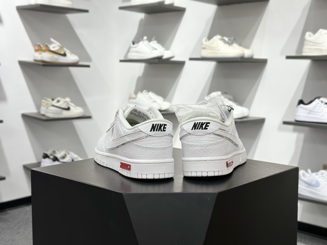 NIKE SB Dunk Low RETRO x Louis Vuitton 白黑牛仔满印 DS6608-001-莆田鞋,莆田鞋货源,高仿鞋,高仿鞋货源,安福档口,莆田高仿鞋,莆田鞋批发,高仿鞋批发,莆田高仿运动鞋,高仿运动鞋,莆田运动鞋 NIKE SB Dunk Low RETRO x Louis Vuitton 白黑牛仔满印 DS6608-001