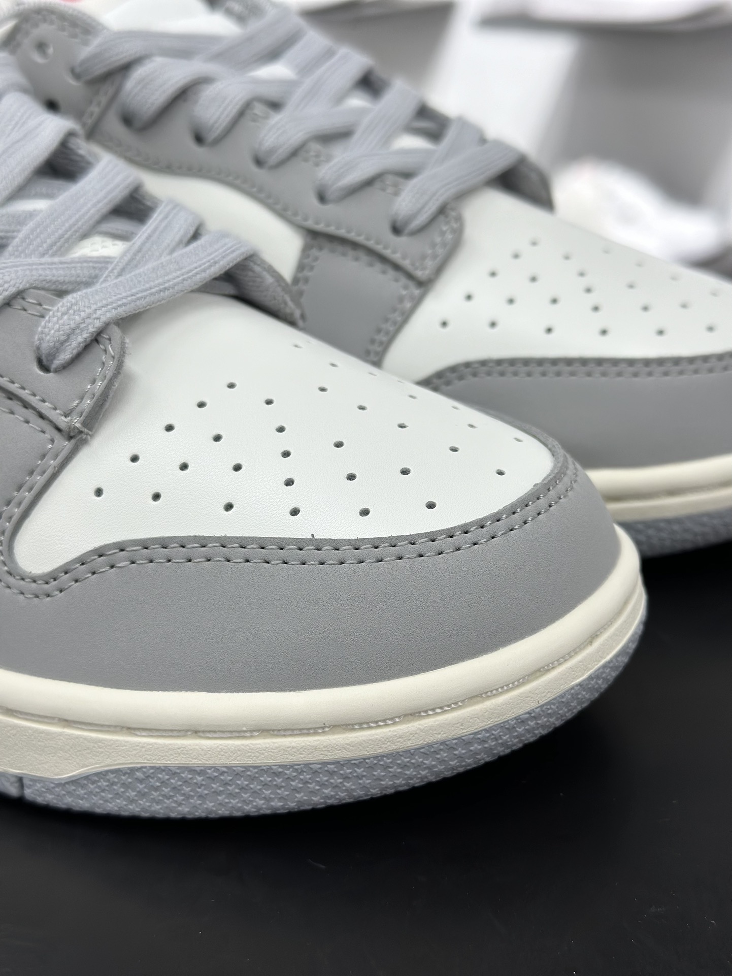 Nike Dunk Low 灰白黑 IB3079-101