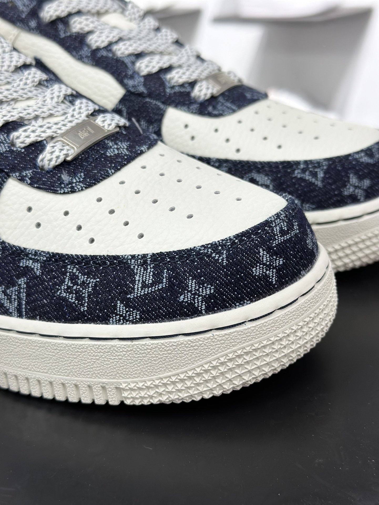 260 Nike Air Force 1 Low 07 x Louis Vuitton 黑白牛仔满天星 SC0601-553