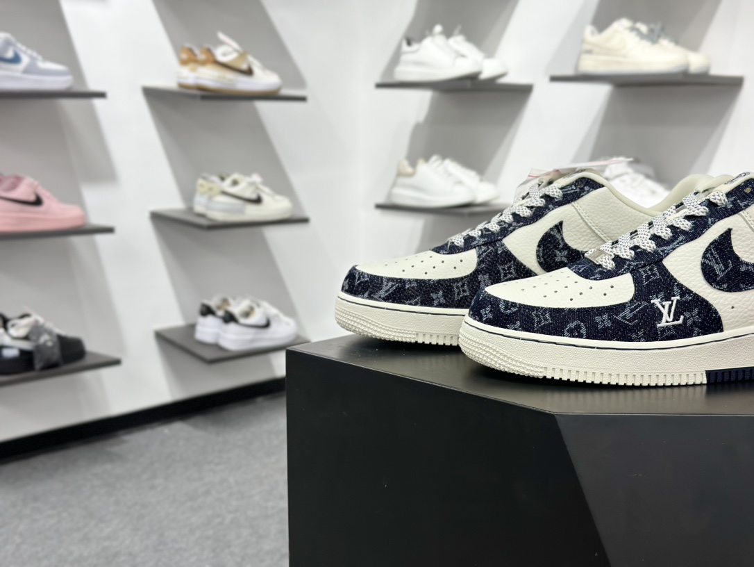 260 Nike Air Force 1 Low 07 x Louis Vuitton 黑白牛仔满天星 SC0601-553
