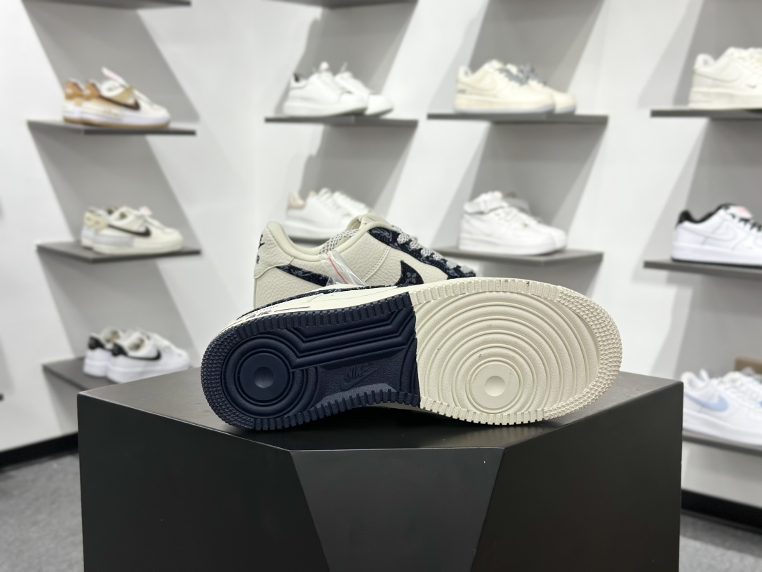 260 Nike Air Force 1 Low 07 x Louis Vuitton 黑白牛仔满天星 SC0601-553
