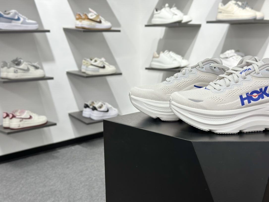 200 HOKA ONE ONE Bondi 9 Low 邦迪9代系列低帮厚底轻量休闲运动慢跑鞋