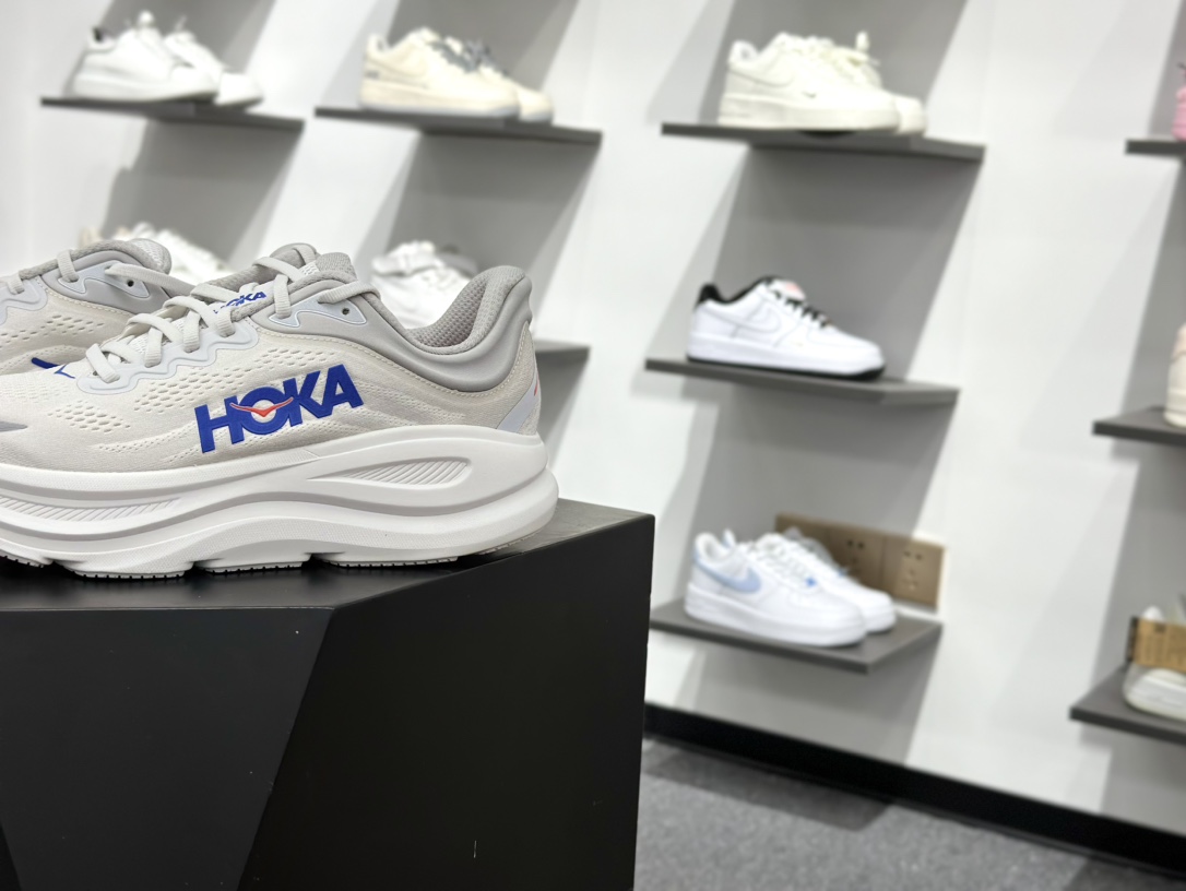 200 HOKA ONE ONE Bondi 9 Low 邦迪9代系列低帮厚底轻量休闲运动慢跑鞋