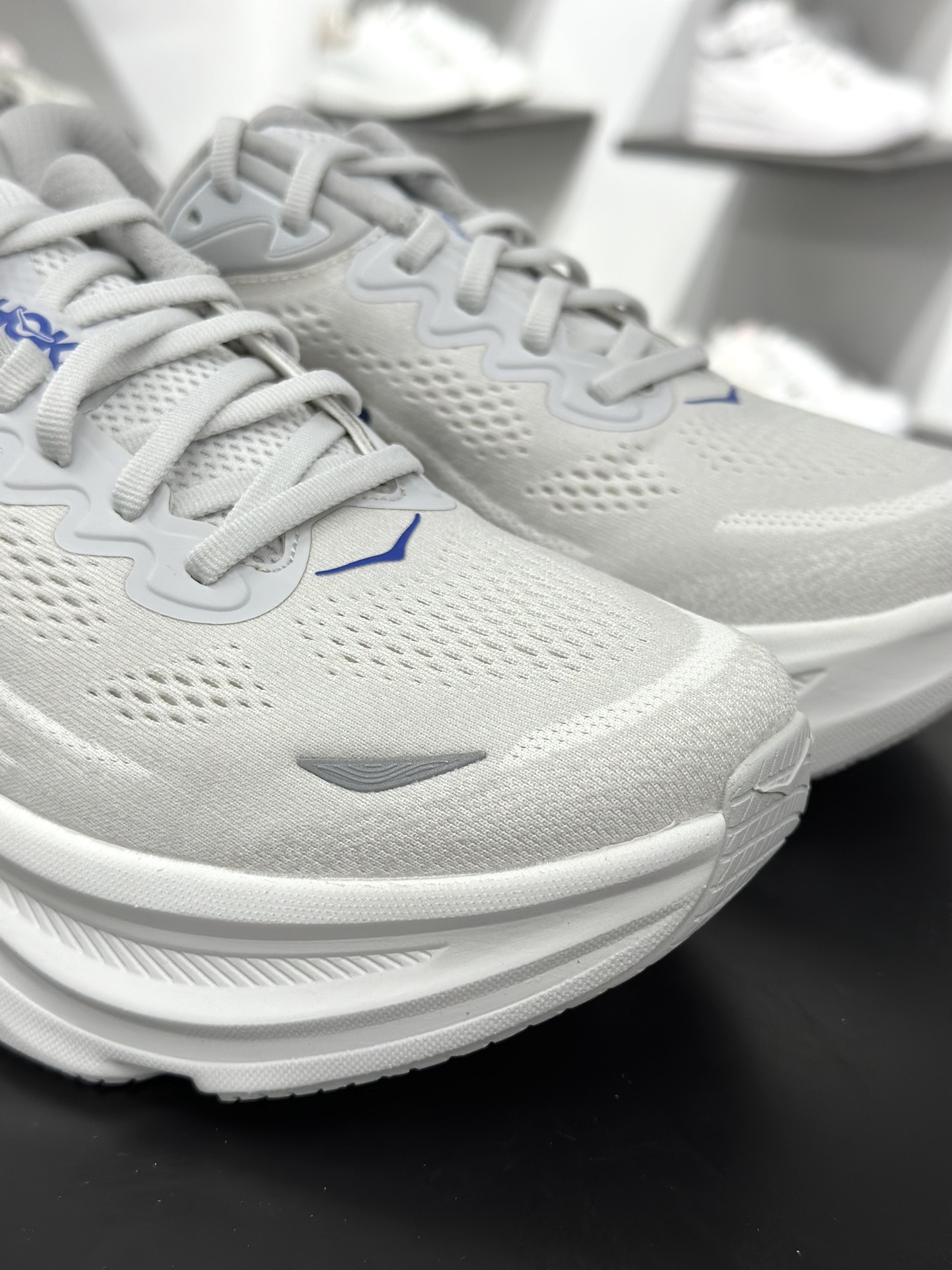 200 HOKA ONE ONE Bondi 9 Low 邦迪9代系列低帮厚底轻量休闲运动慢跑鞋