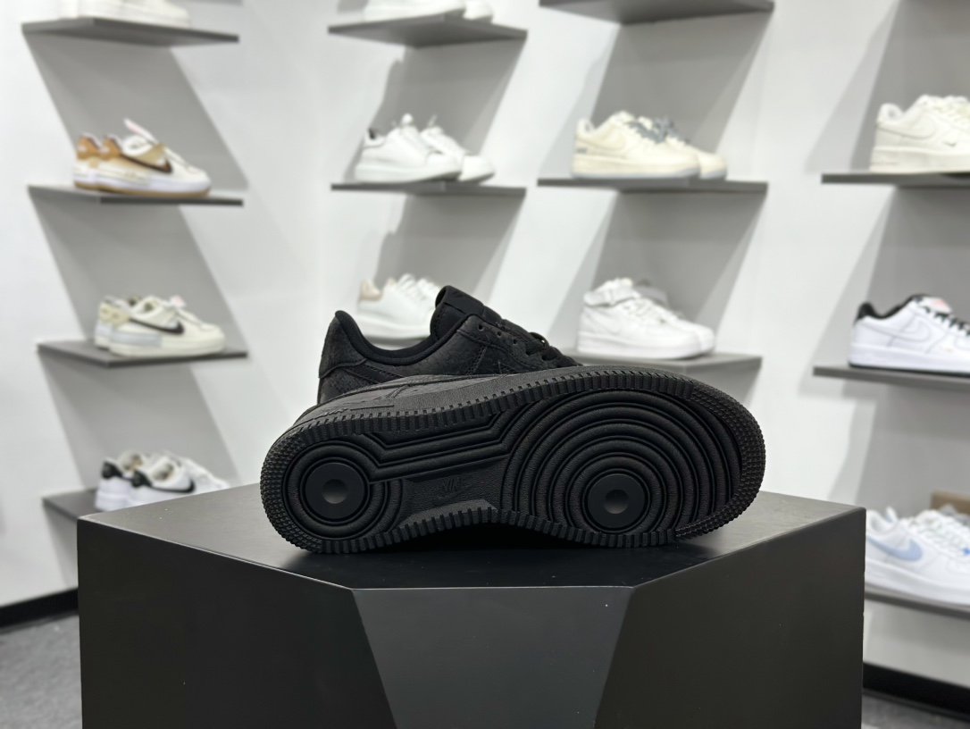 160 Nike Air Force 1 Low 07 专属logo（曼巴蛇图案）纯黑 IB0018-800