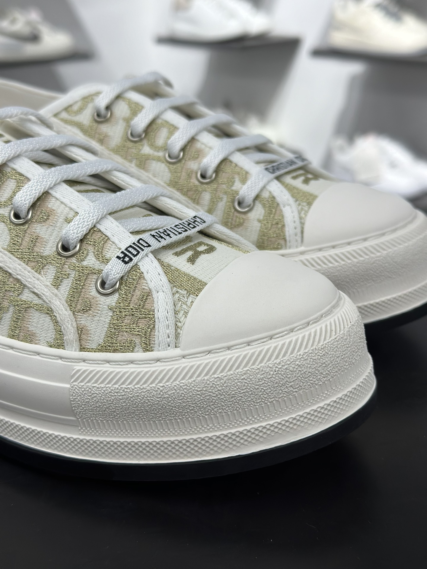 迪奥/Dior Walk'n'Dior Low 沃克系列低帮百搭增高休闲运动厚底板鞋“帆布金属金白” KCK385OBL_S49K