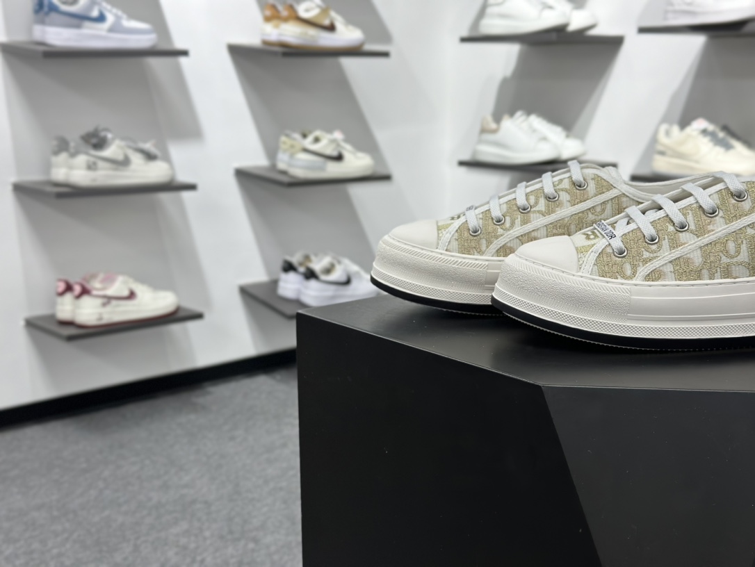 迪奥/Dior Walk'n'Dior Low 沃克系列低帮百搭增高休闲运动厚底板鞋“帆布金属金白” KCK385OBL_S49K