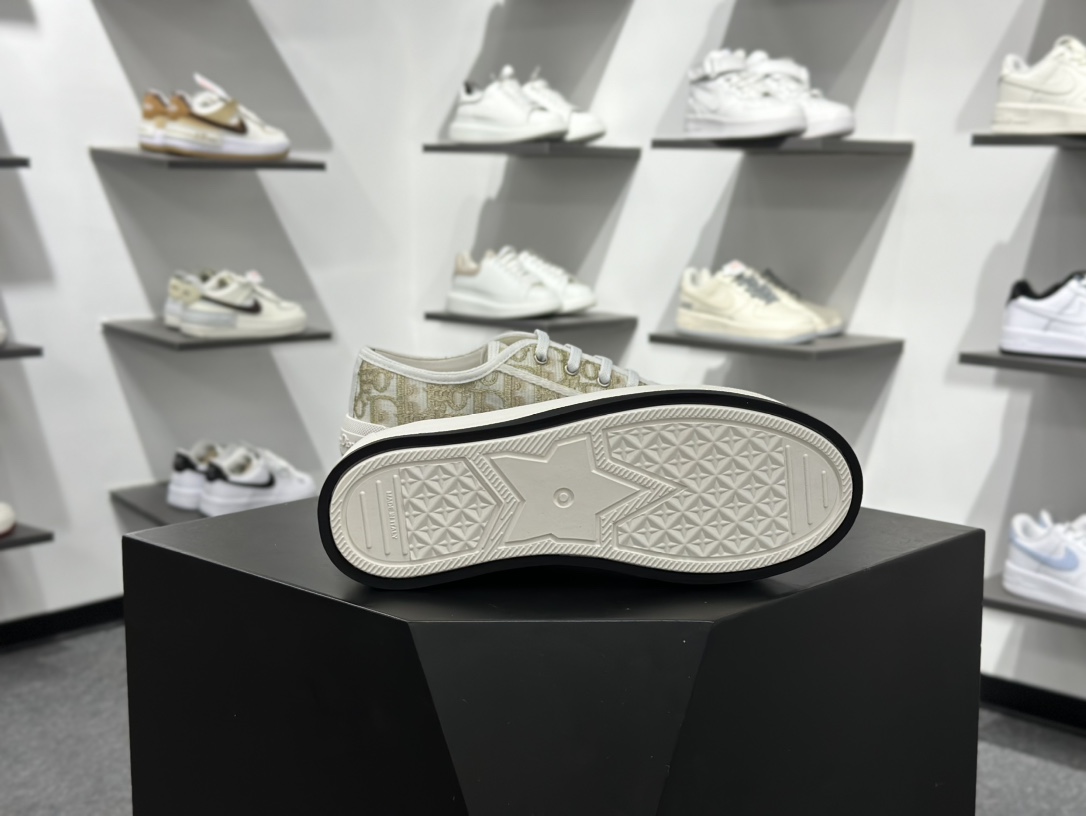 迪奥/Dior Walk'n'Dior Low 沃克系列低帮百搭增高休闲运动厚底板鞋“帆布金属金白” KCK385OBL_S49K