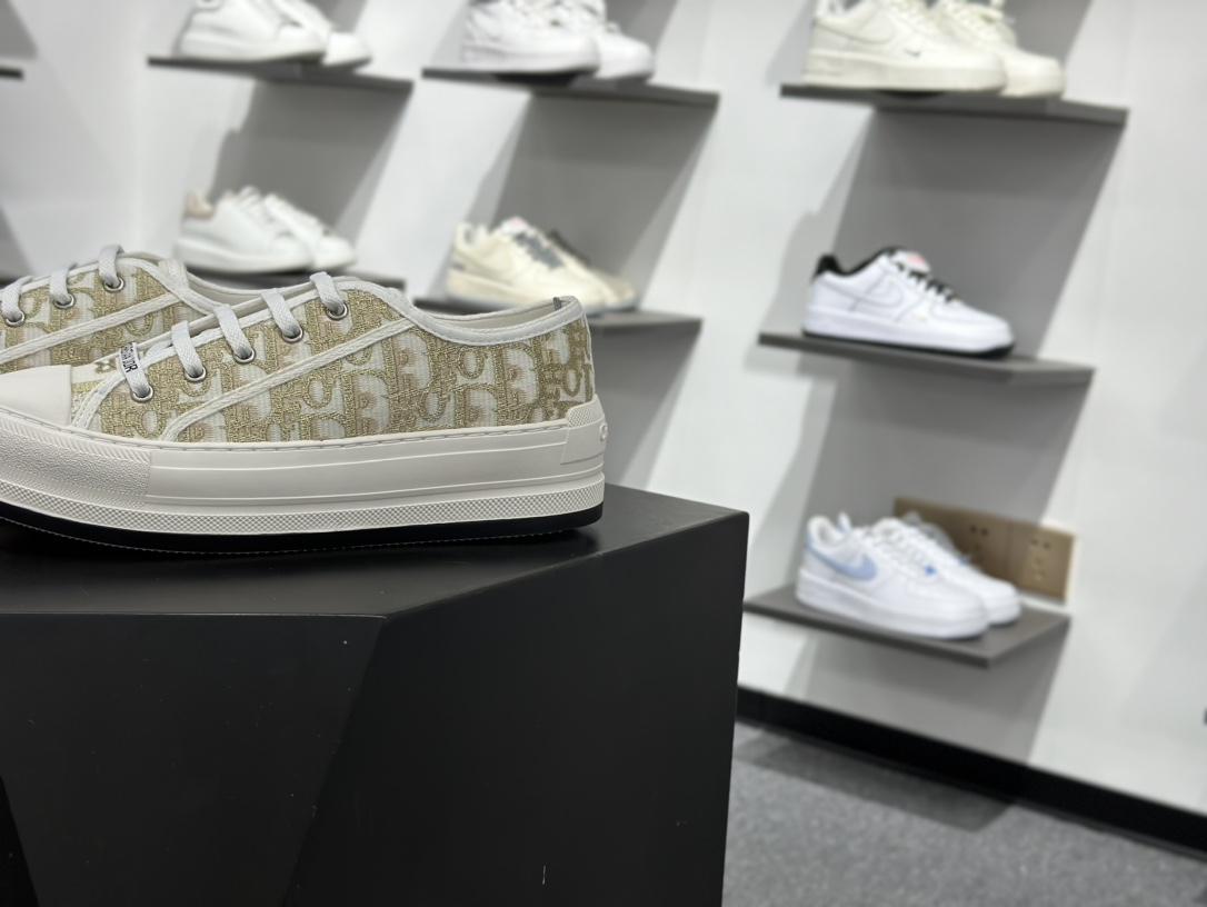迪奥/Dior Walk'n'Dior Low 沃克系列低帮百搭增高休闲运动厚底板鞋“帆布金属金白” KCK385OBL_S49K