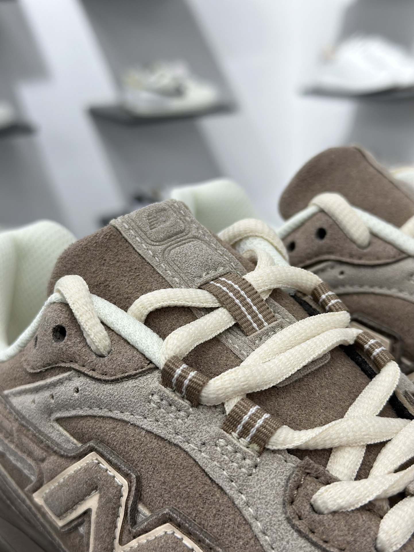 220 New Balance 新百伦204 系列 复古休闲运动百搭老爹跑步鞋 U204LMMA