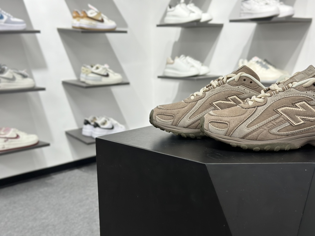 220 New Balance 新百伦204 系列 复古休闲运动百搭老爹跑步鞋 U204LMMA