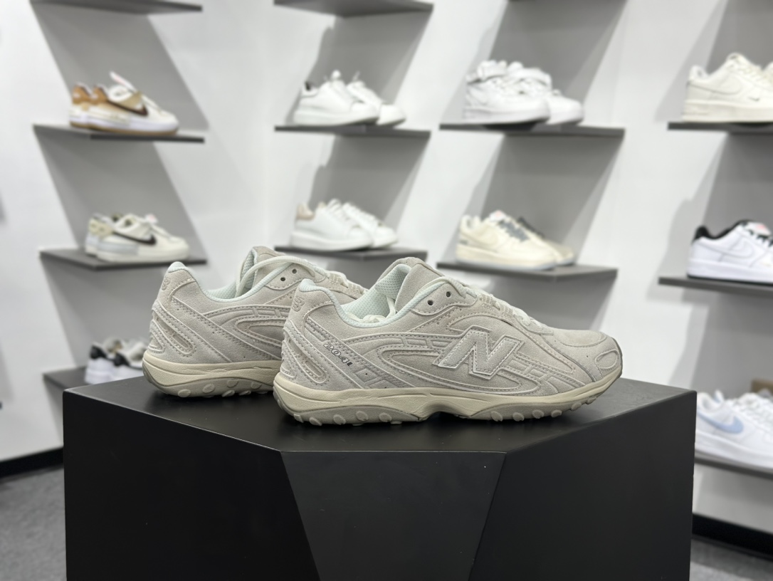 220 New Balance 新百伦204 系列 复古休闲运动百搭老爹跑步鞋 U204LMMC