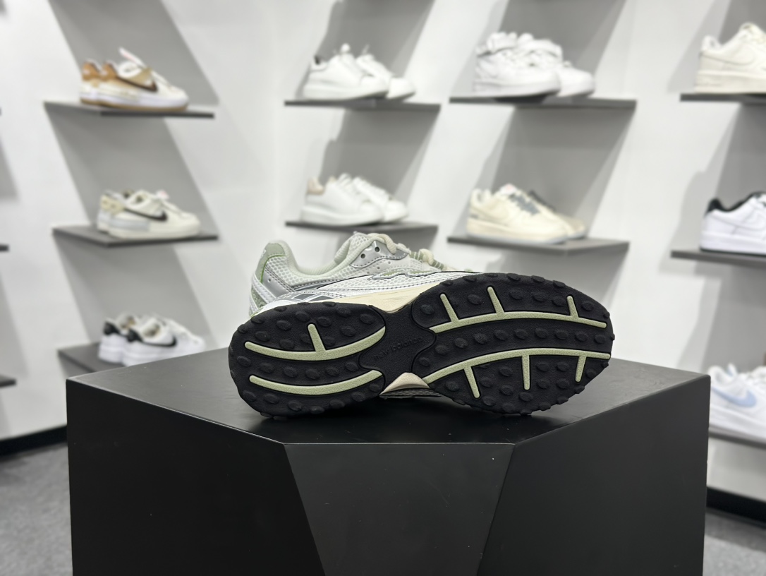 New Balance 新百伦204 系列 复古休闲运动百搭老爹跑步鞋 U204LSWB