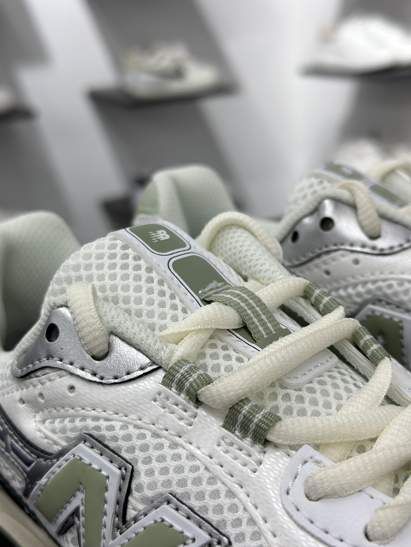 New Balance 新百伦204 系列 复古休闲运动百搭老爹跑步鞋 U204LSWB