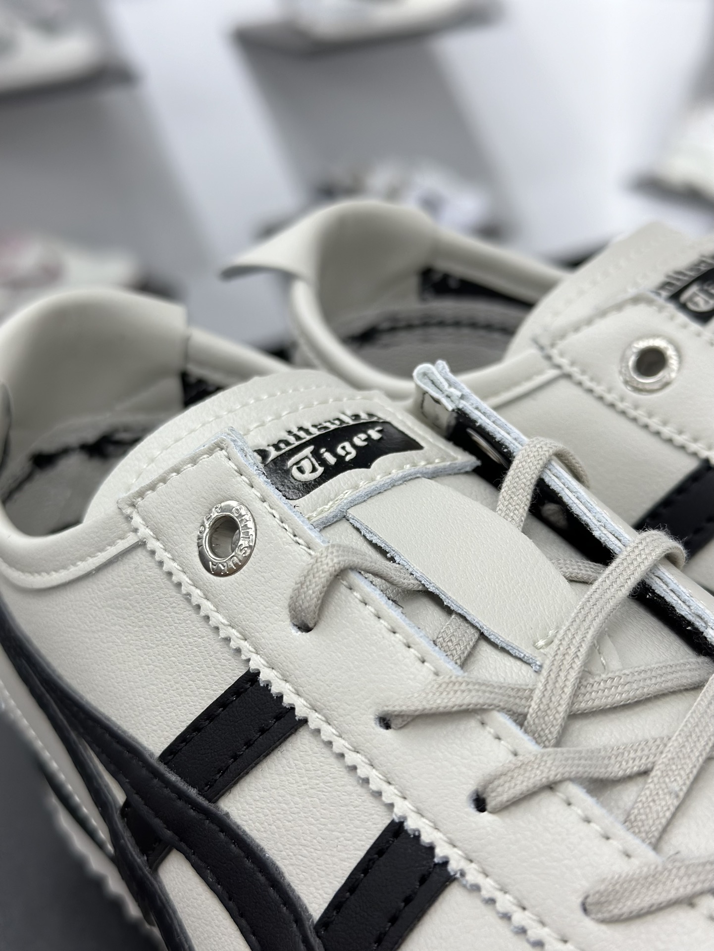 Onitsuka Tiger Mexico 66 SD 鬼冢虎 墨西哥休闲皮革慢跑鞋 1183C015-204