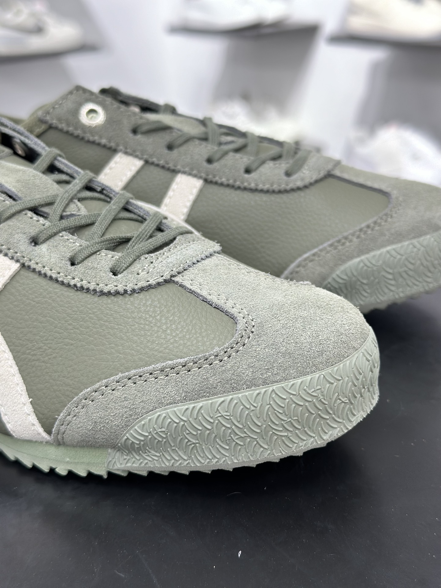 Onitsuka Tiger Mexico 66 SD 鬼冢虎 墨西哥升级版系列低帮复古经典虎爪百搭休闲皮革慢跑鞋 1183C015-300