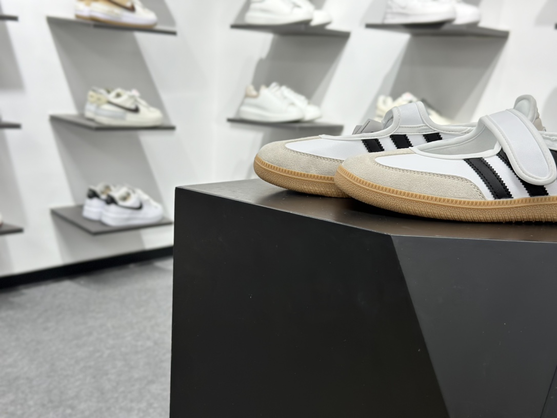 阿迪达斯/三叶草Adidas Originals OG Jane 桑巴舞百搭低帮休闲运动板鞋