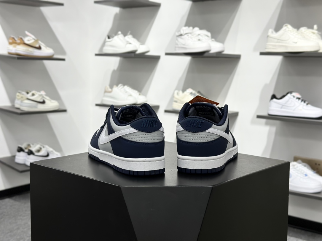 NIKE SB Dunk Low IB3079-400