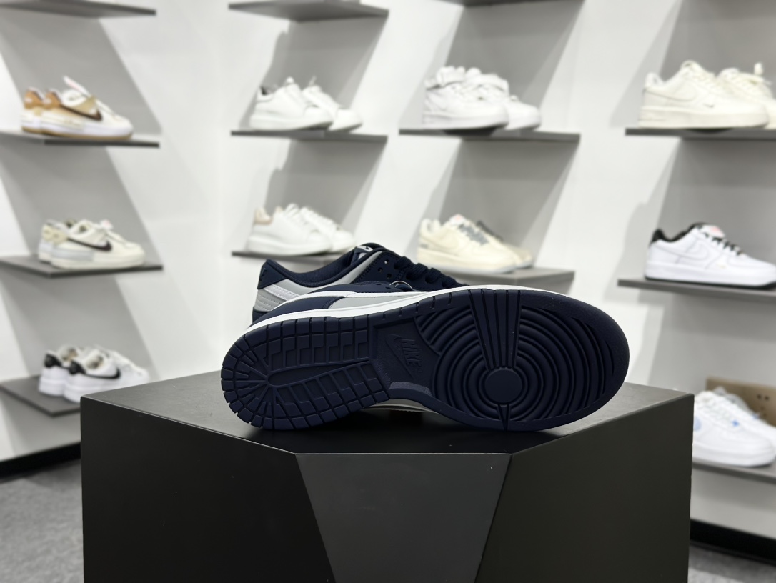 NIKE SB Dunk Low IB3079-400