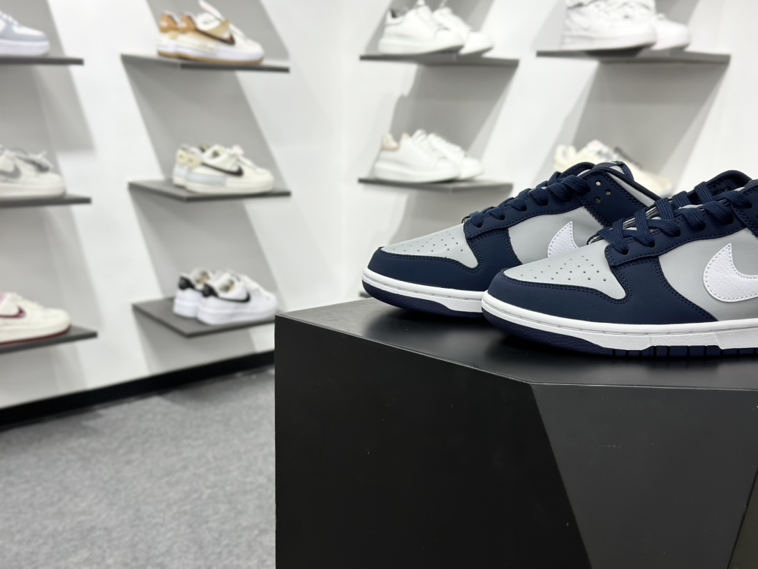 NIKE SB Dunk Low IB3079-400