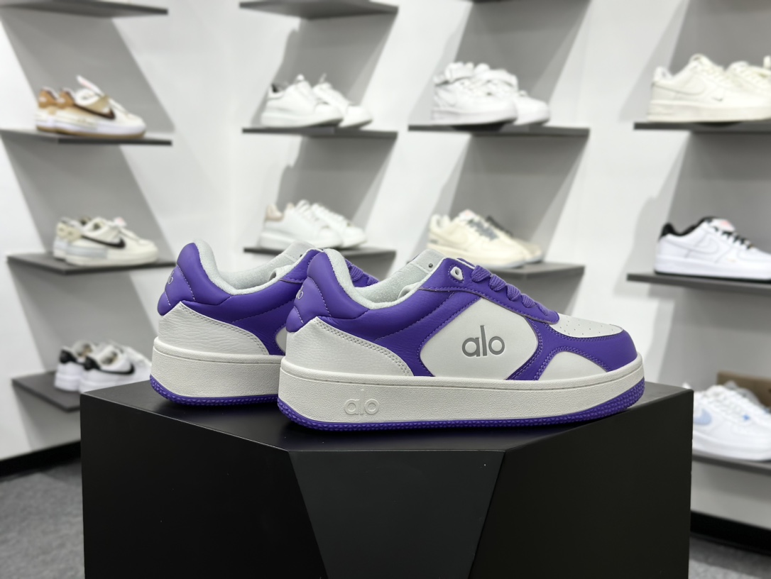 Alo Yoga Recovery Mode LABUBU联名 舒适简约防滑耐磨低帮休闲板鞋