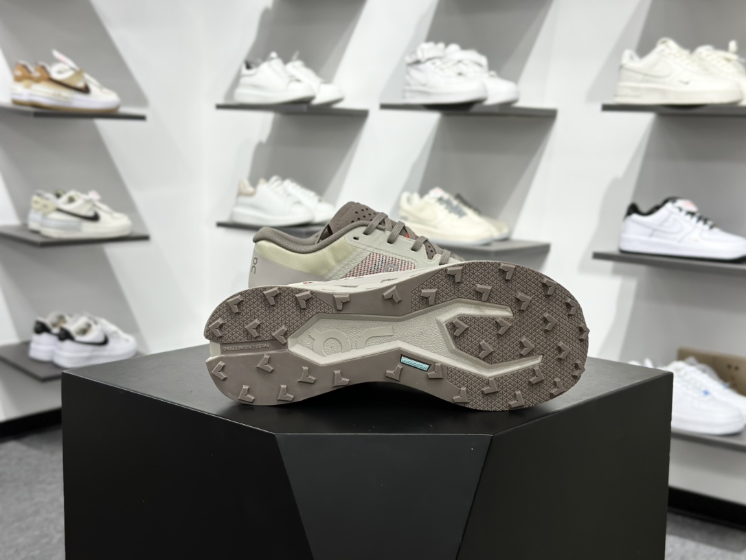 On昂跑 Cloudultra 3 户外街头机能风跑步鞋 Cloud Hi Edge户外机能融合街头潮流 3MF3023