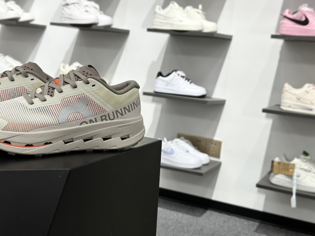 On昂跑 Cloudultra 3 户外街头机能风跑步鞋 Cloud Hi Edge户外机能融合街头潮流 3MF3023