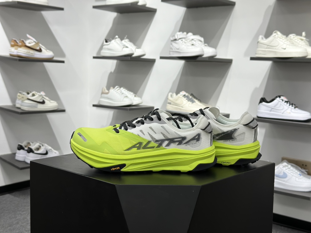 320 Altra 奥创 Mont Blanc 勃朗峰 碳纤维板 减震防滑耐磨 低帮越野跑步鞋