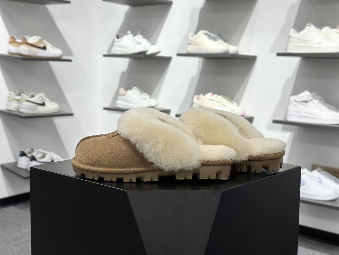 200 星拖薄底栗色 女鞋UGG W Disquette Slipper Chestnut 蒂茨库特系列穆勒风包头舒适露跟半拖鞋