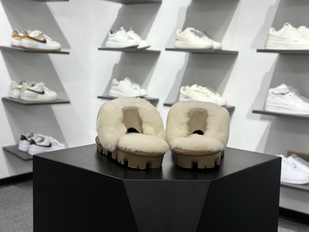 200 星拖薄底栗色 女鞋UGG W Disquette Slipper Chestnut 蒂茨库特系列穆勒风包头舒适露跟半拖鞋